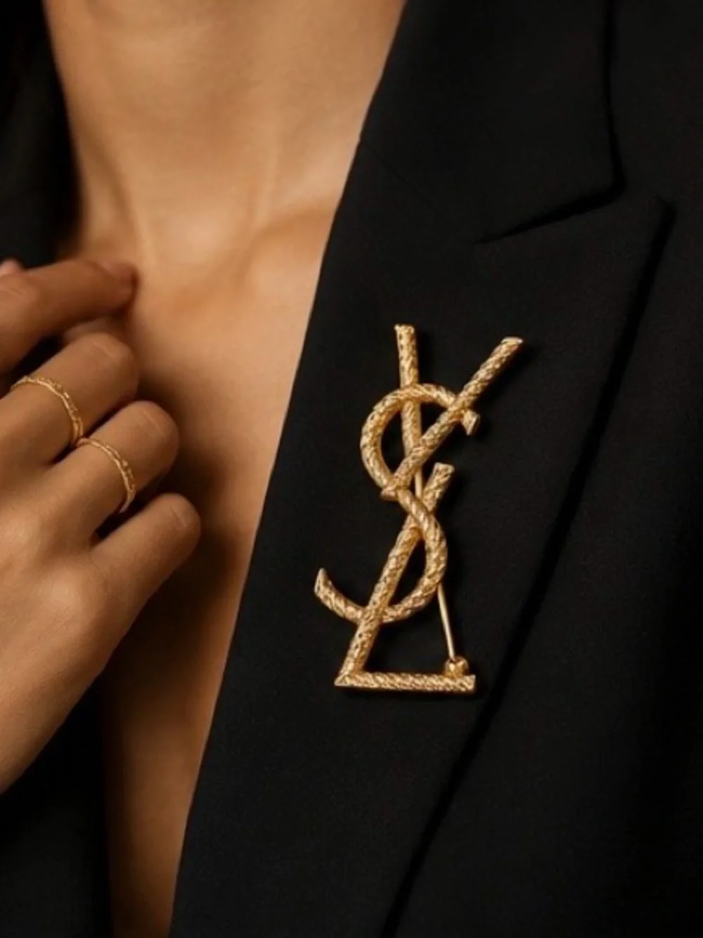 Luxury Gold Twisted Monogram Y Pendant Brooch